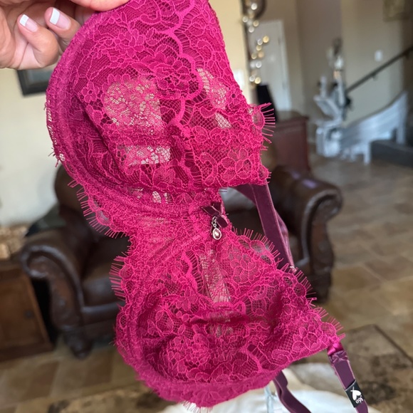 VS Bra - Picture 5 of 5